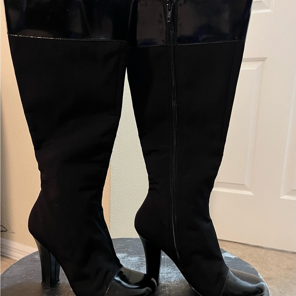 Tahari KAT high heeled boots - very gently used. - Picture 1 of 5